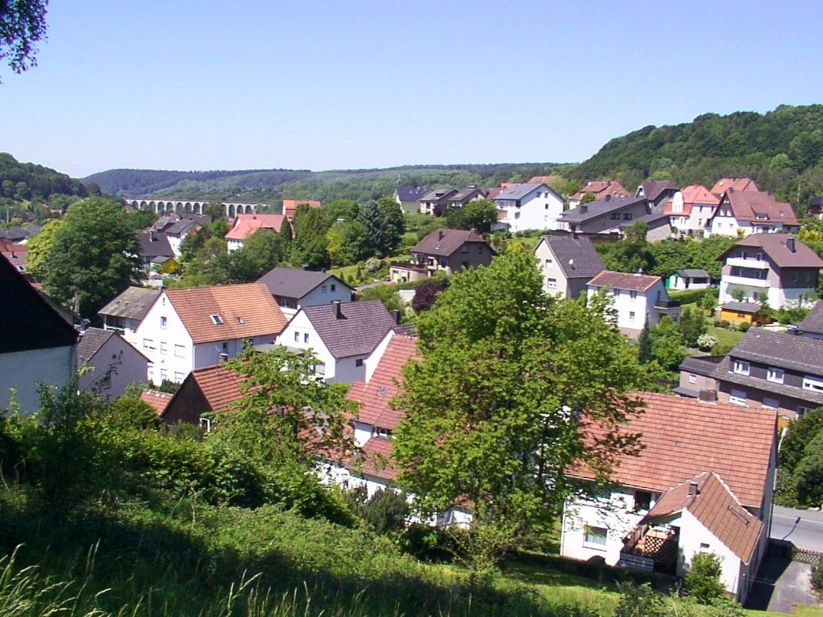 Panoramablick über Altenbeken – Rathaus, Maschsee und Skyline