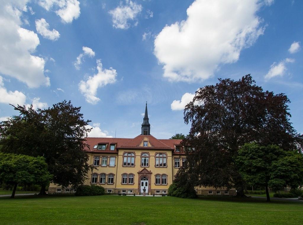 Panoramablick über Altendorf – Rathaus, Maschsee und Skyline