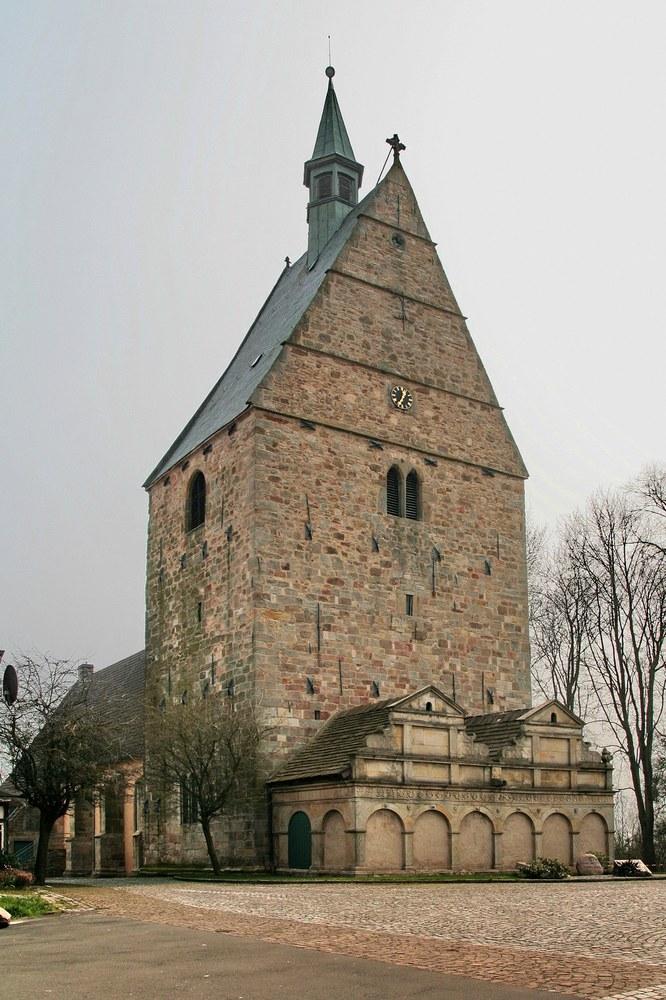 Panoramablick über Apelern – Rathaus und Natur