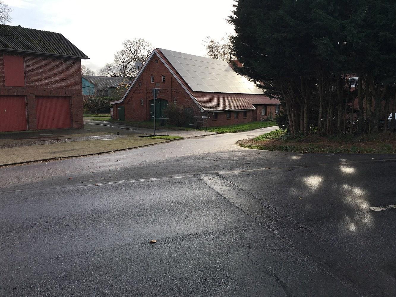 Panoramablick über Armstorf – Rathaus, Maschsee und Skyline