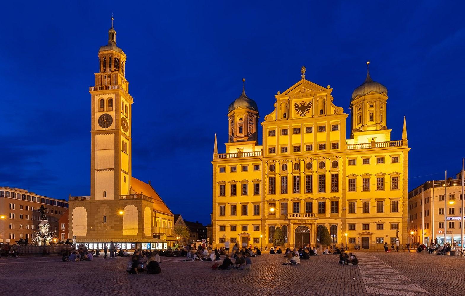 Panoramablick über Augsburg – Rathaus, Maschsee und Skyline