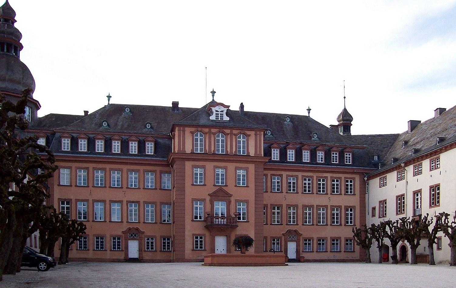 Panoramablick über Bad Berleburg – Rathaus, Maschsee und Skyline