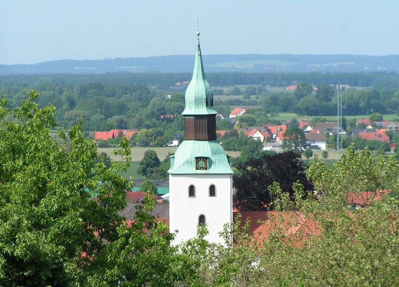 Panoramablick über Bad Essen – Rathaus, Maschsee und Skyline