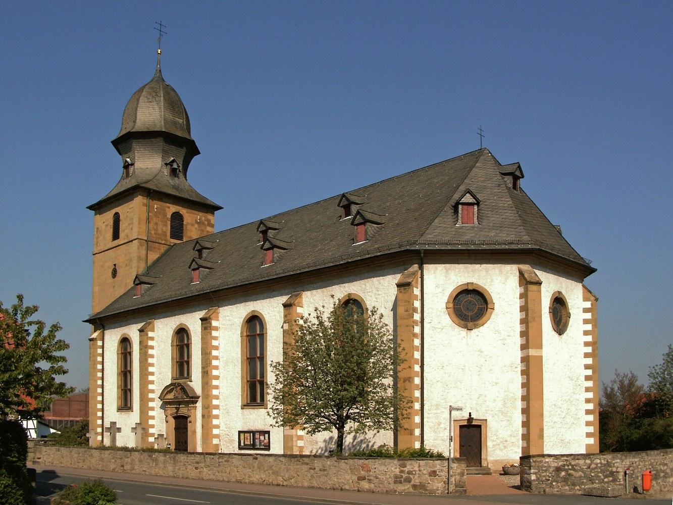 Panoramablick über Bad Salzdetfurth – Rathaus, Maschsee und Skyline