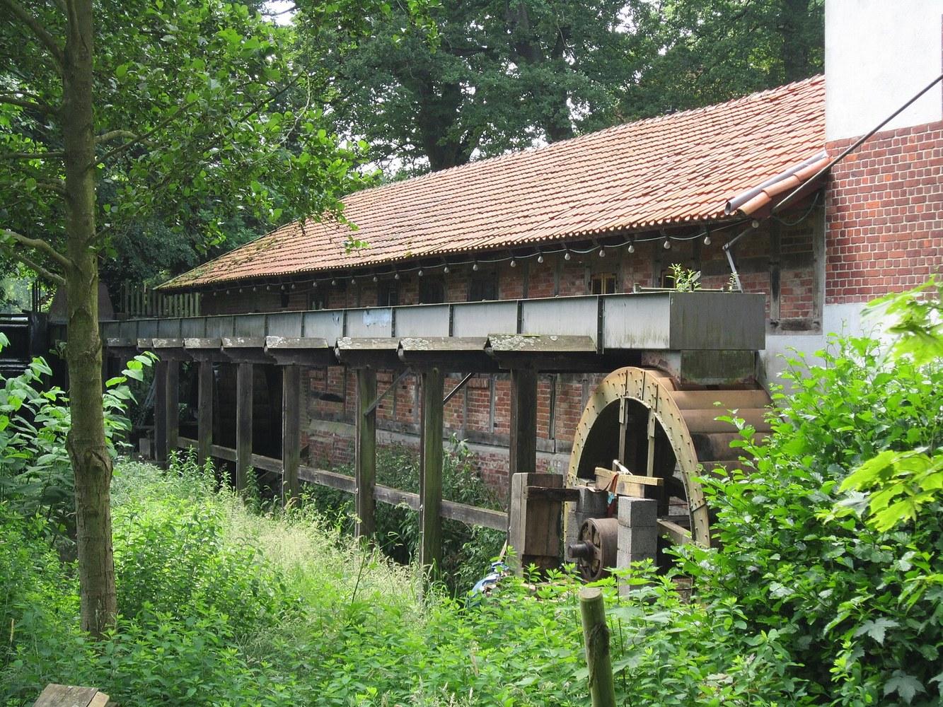 Panoramablick über Balge – Rathaus, Maschsee und Skyline
