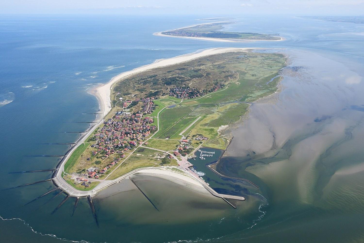Panoramablick über Baltrum – Strand und Dünenlandschaft