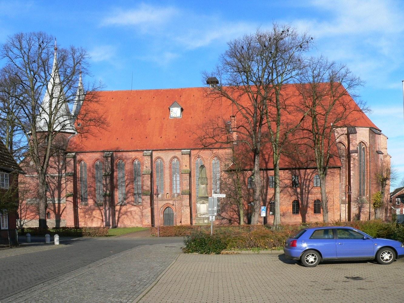 Panoramablick über Bardowick – Rathaus, Maschsee und Skyline