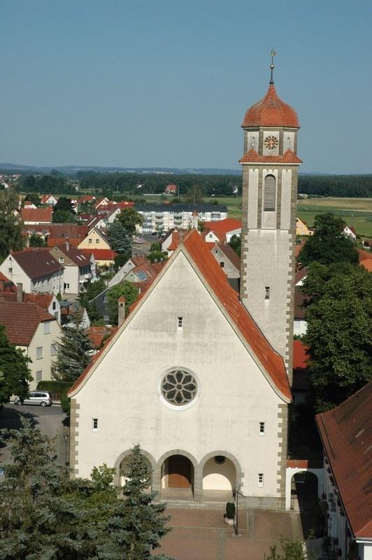 Panoramablick über Bechhofen – Rathaus, Maschsee und Skyline