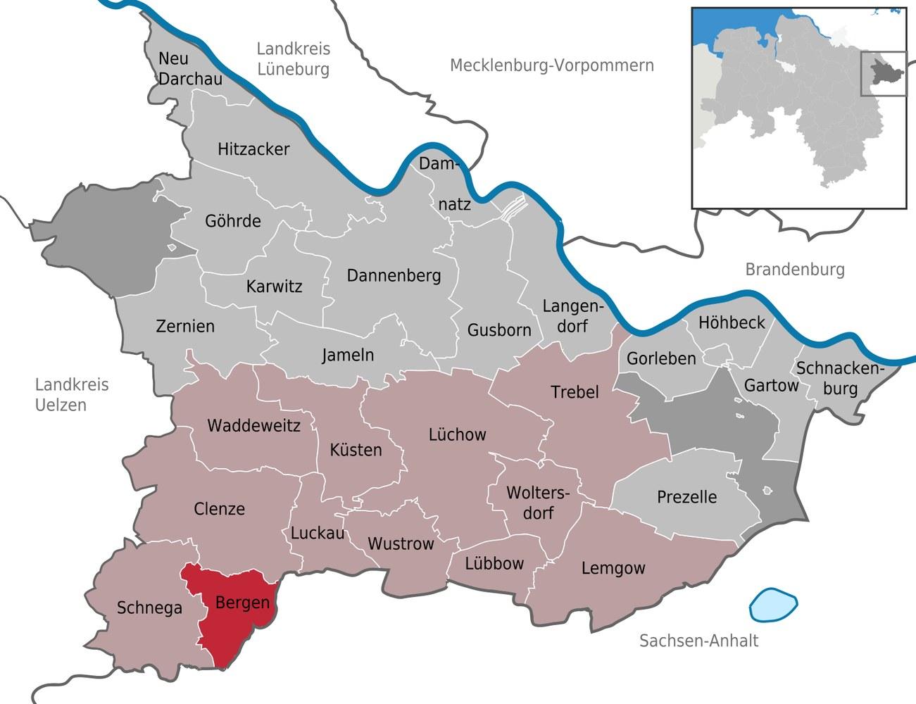 Panoramablick über Bergen an der Dumme – Rathaus, Maschsee und Skyline