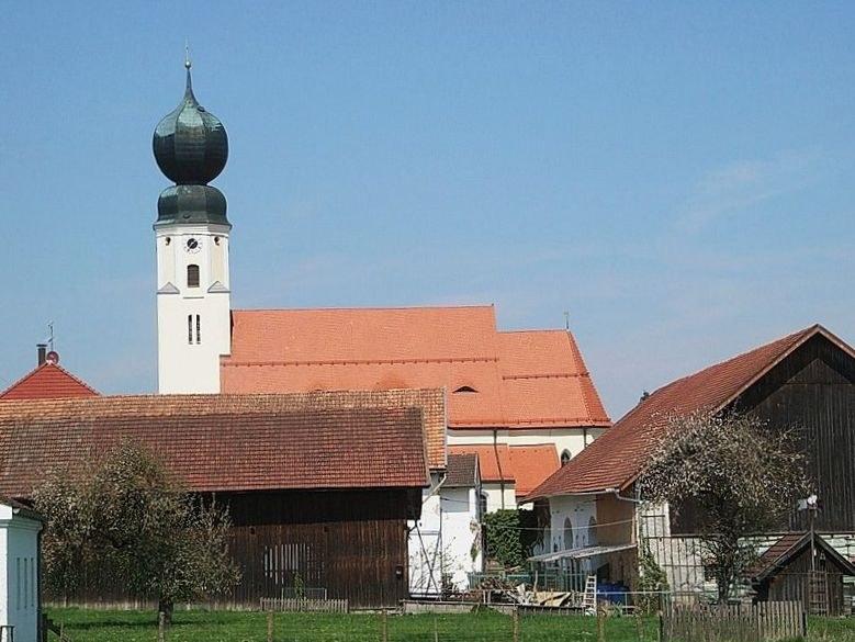 Panoramablick über Beutelsbach – Rathaus, Maschsee und Skyline