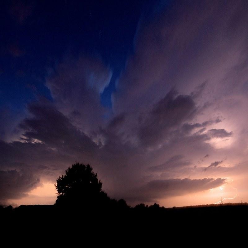 Panoramablick über Brackel – Rathaus, Maschsee und Skyline