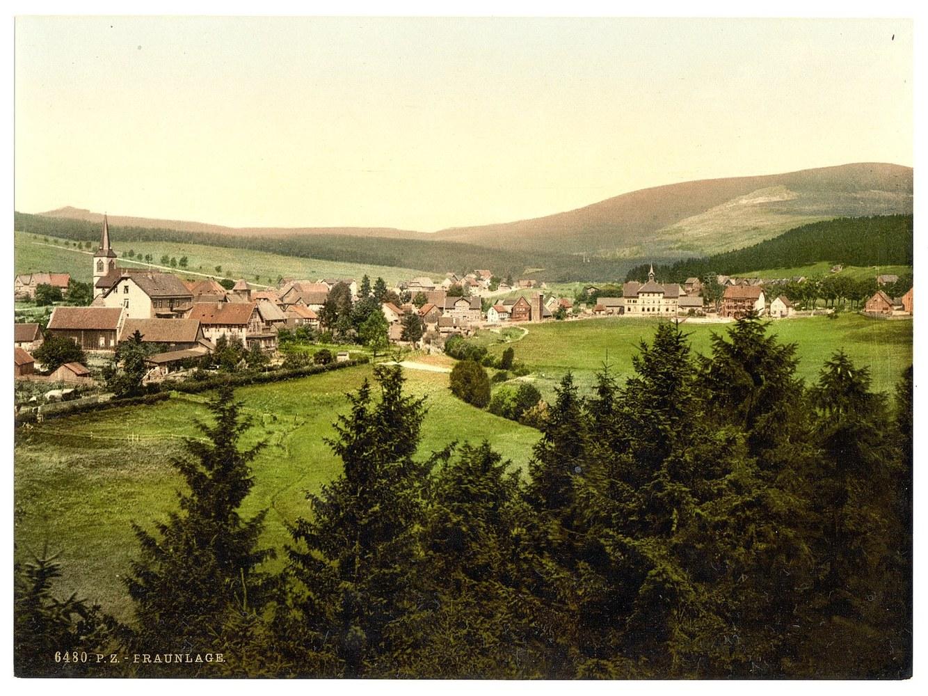 Panoramablick über Braunlage – Rathaus, Maschsee und Skyline