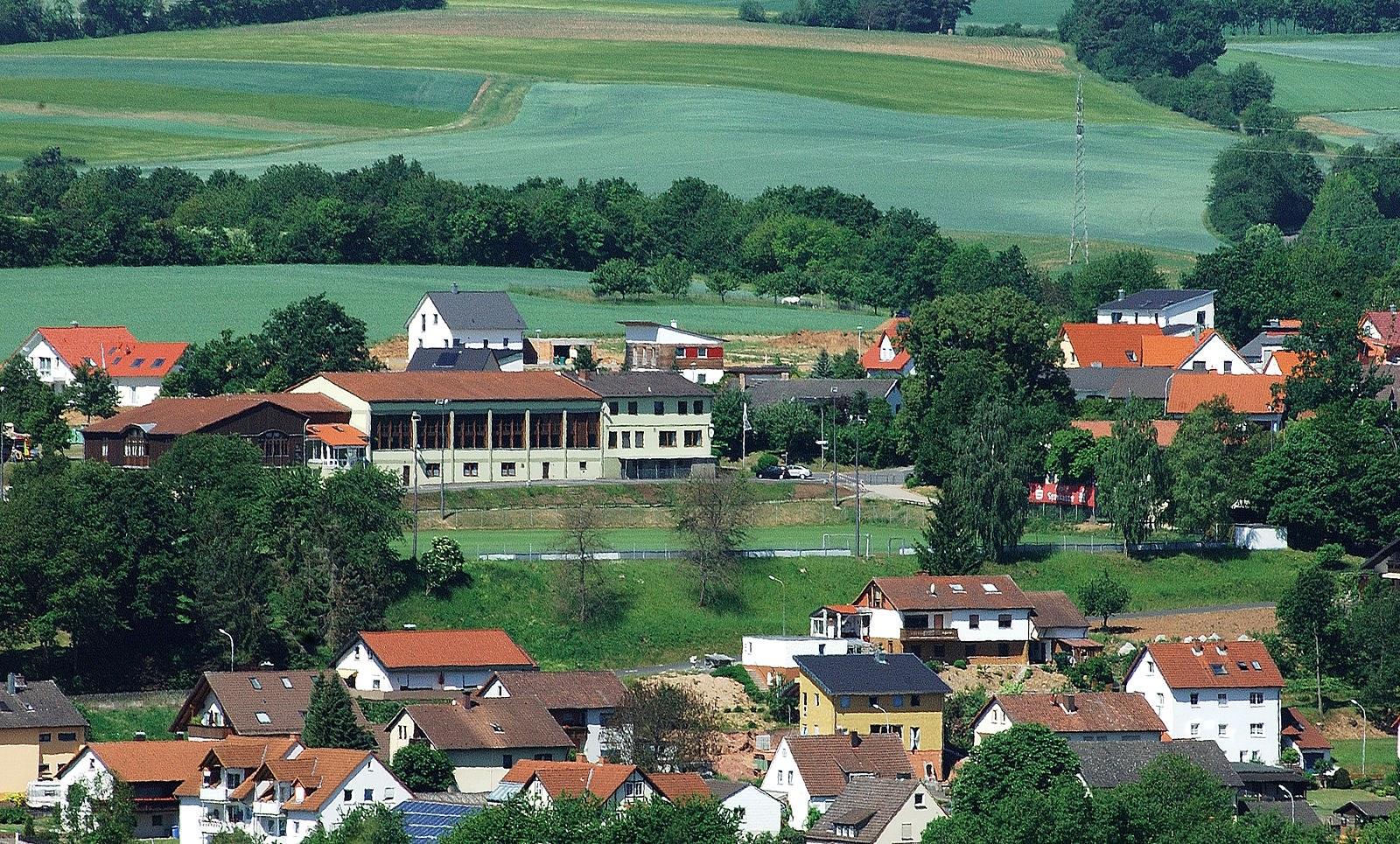 Panoramablick über Burglauer – Rathaus, Maschsee und Skyline