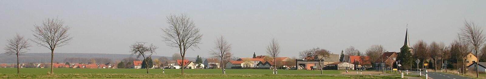 Panoramablick über Cramme – Rathaus, Maschsee und Skyline