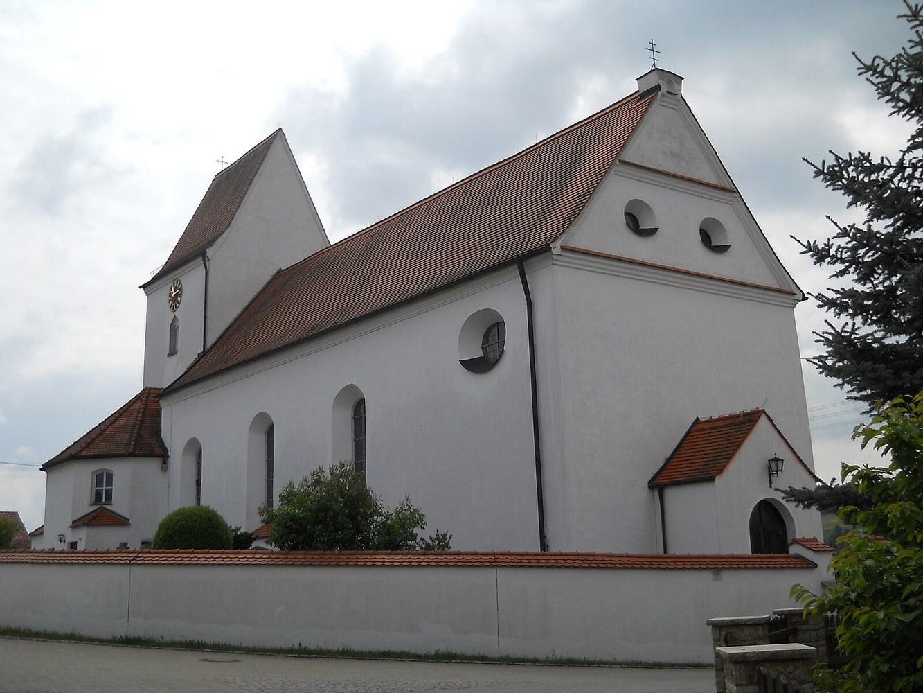 Panoramablick über Daiting – Rathaus, Maschsee und Skyline