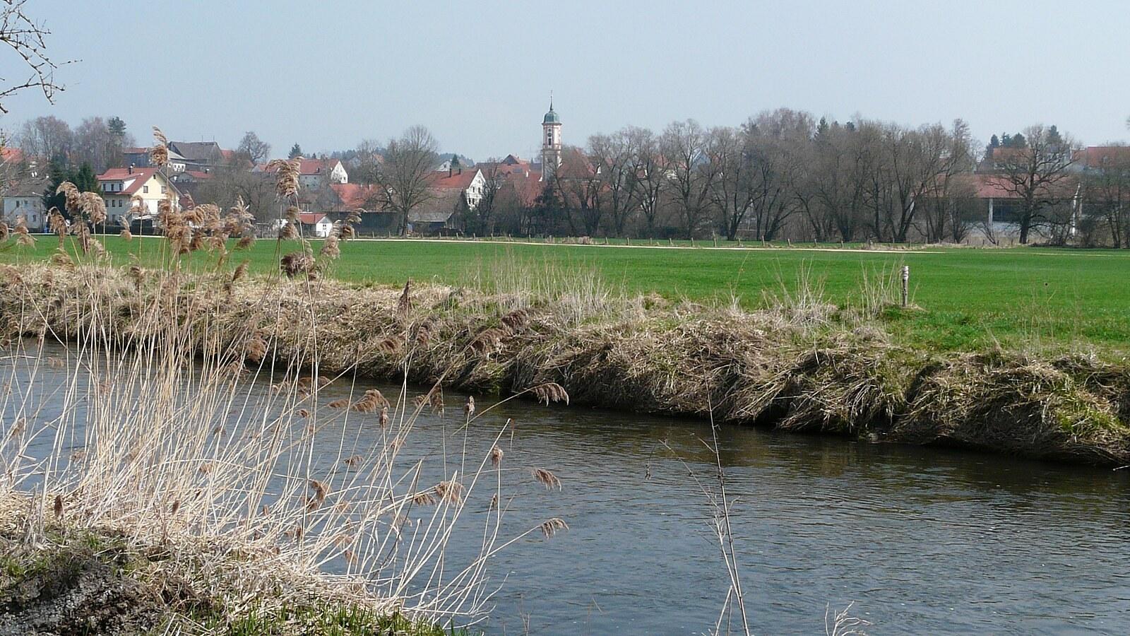 Panoramablick über Deisenhausen – Rathaus, Maschsee und Skyline