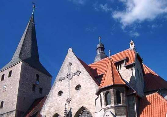 Panoramablick über Dettum – Rathaus und Stadtansicht