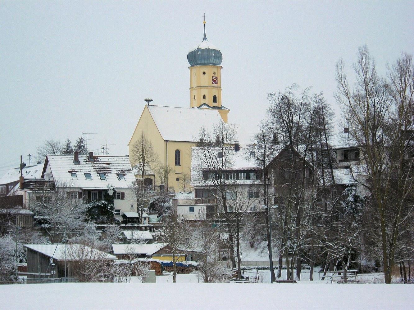Panoramablick über Diedorf – Rathaus, Maschsee und Skyline