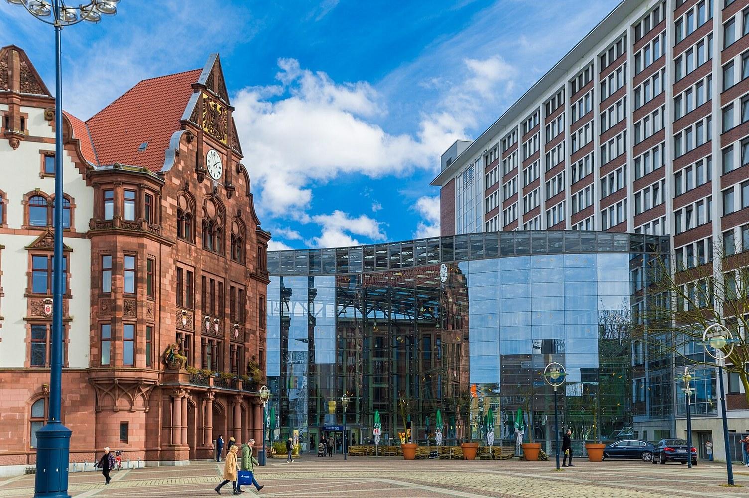 Panoramablick über Dortmund – Rathaus, Maschsee und Skyline