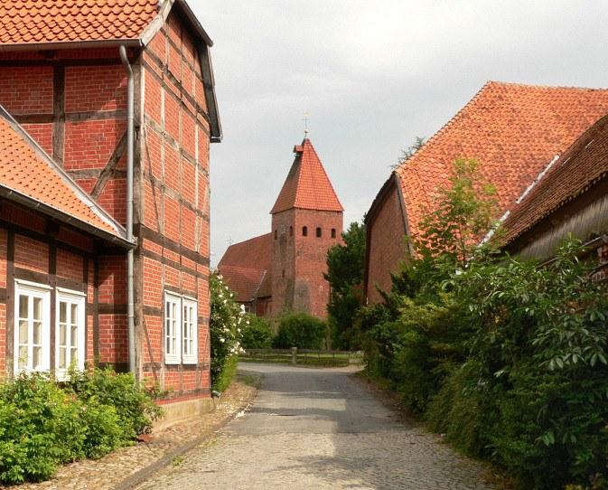 Panoramablick über Drakenburg – Rathaus, Maschsee und Skyline