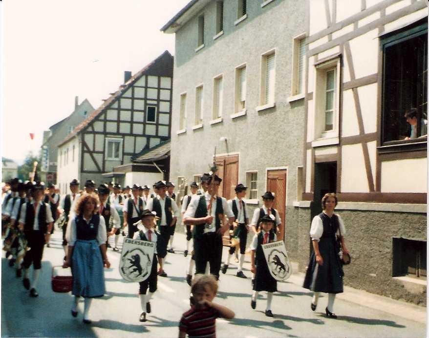 Panoramablick über Ebersberg – Rathaus, Maschsee und Skyline