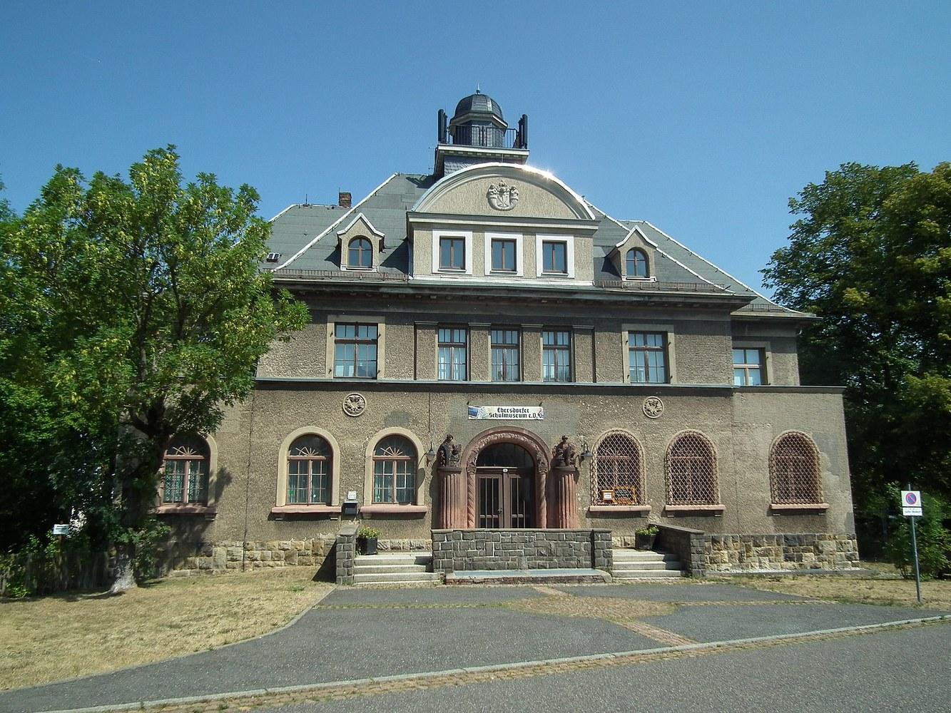 Panoramablick über Ebersdorf – Rathaus, Maschsee und Skyline