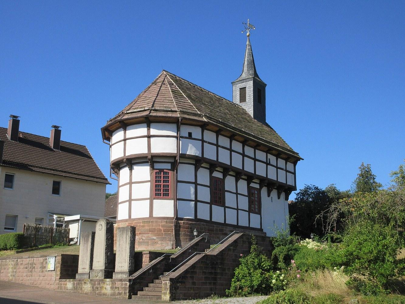Panoramablick über Eimen – Rathaus, Maschsee und Skyline