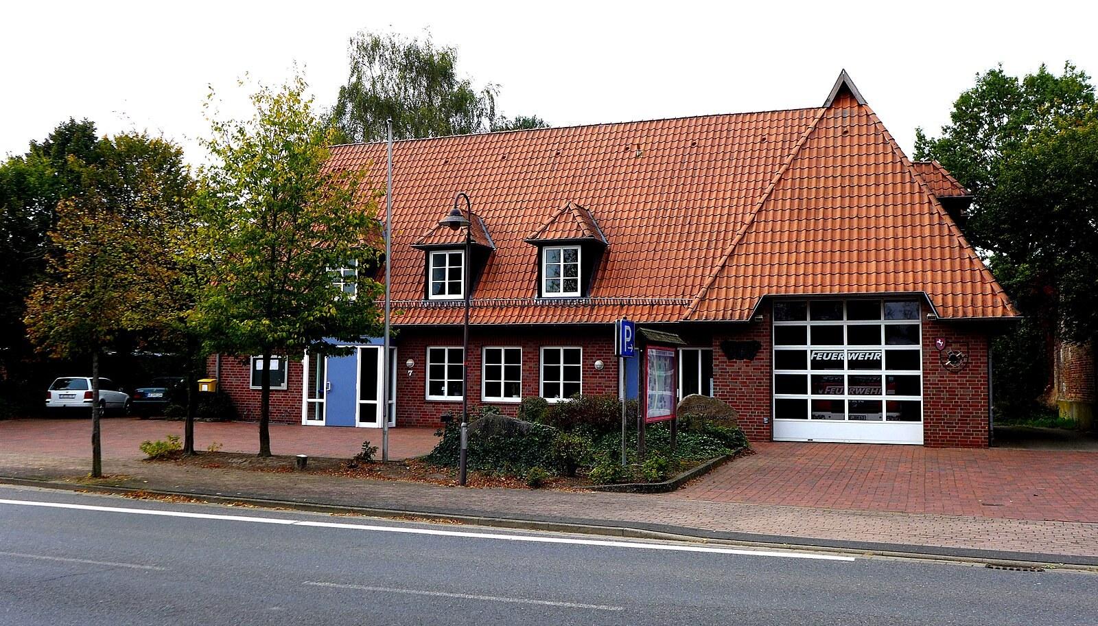 Panoramablick über Emmendorf – Rathaus und Natur