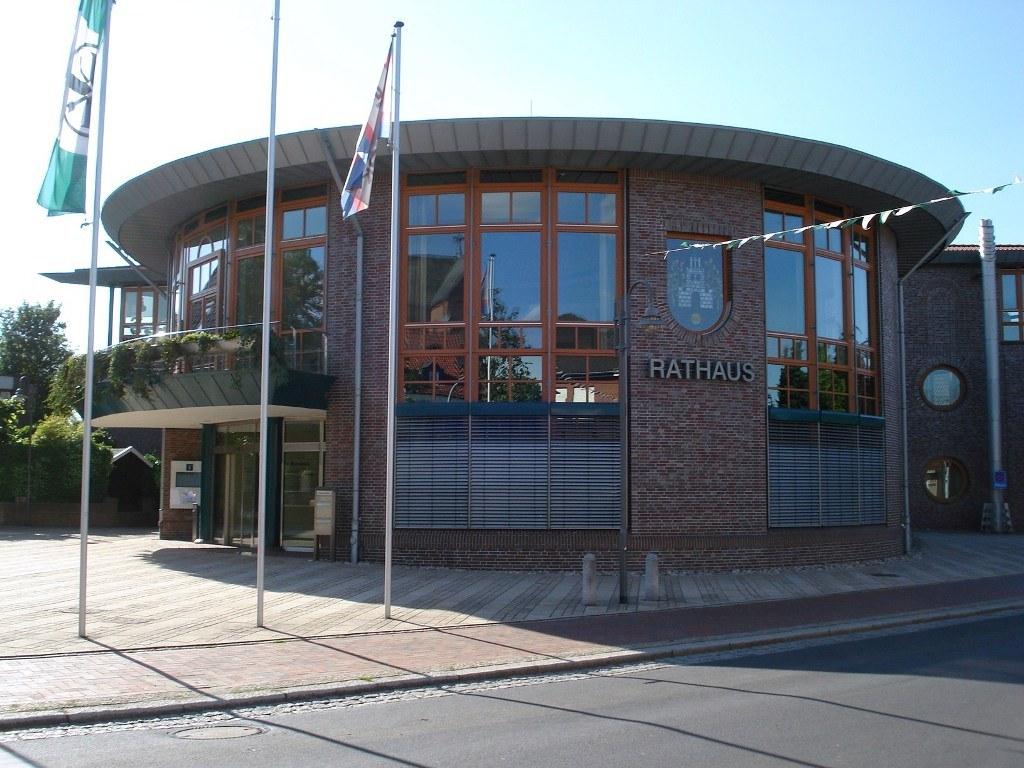 Panoramablick über Emstek – Rathaus und Natur