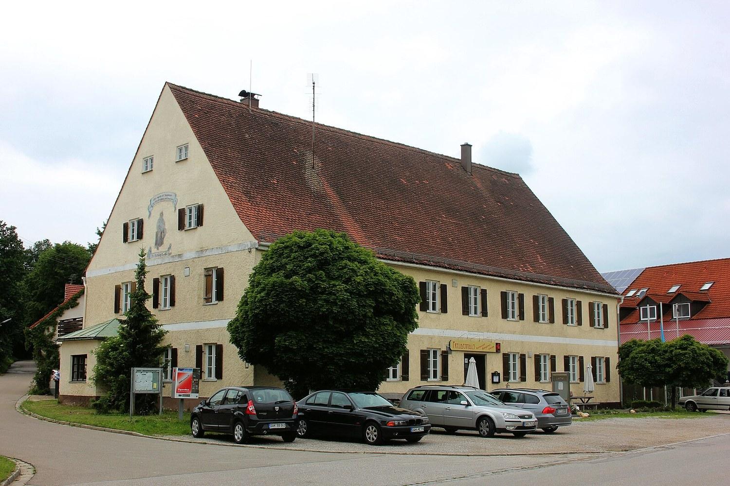Panoramablick über Erdweg – Rathaus, Maschsee und Skyline