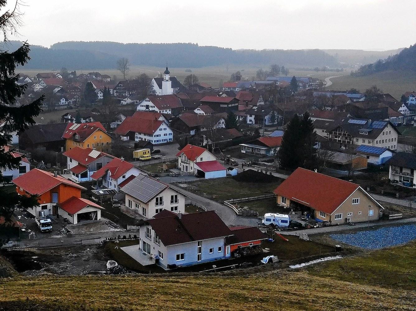 Panoramablick über Friesenried – Rathaus, Maschsee und Skyline