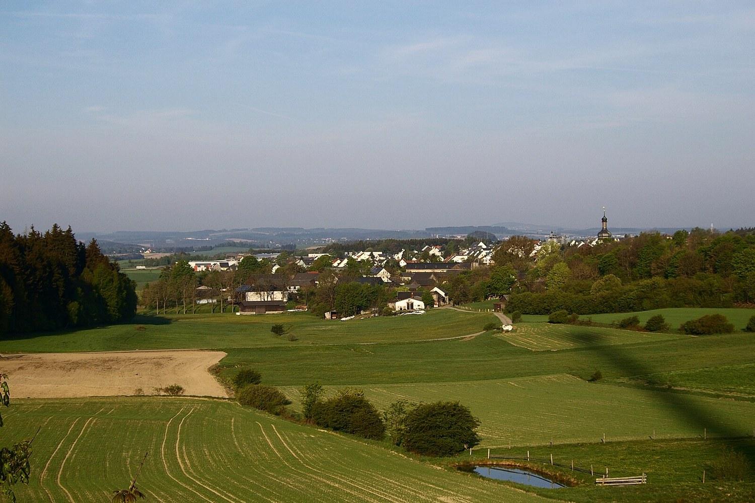 Panoramablick über Gattendorf – Rathaus, Maschsee und Skyline