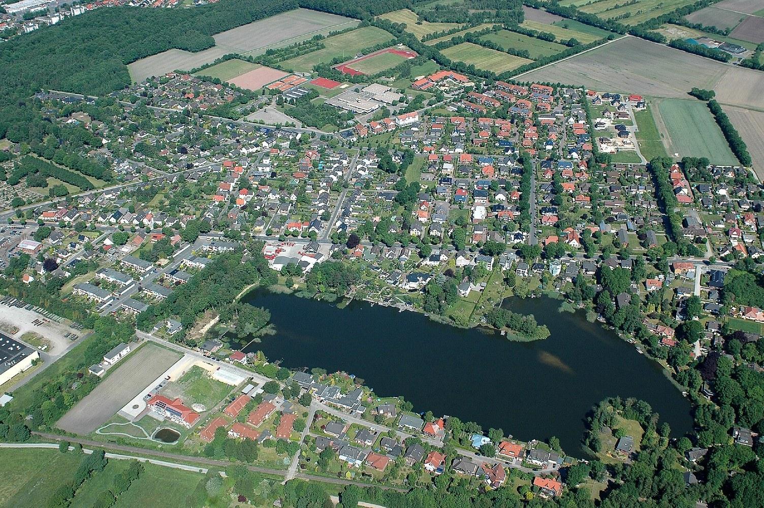 Panoramablick über Geestland – Rathaus, Maschsee und Skyline
