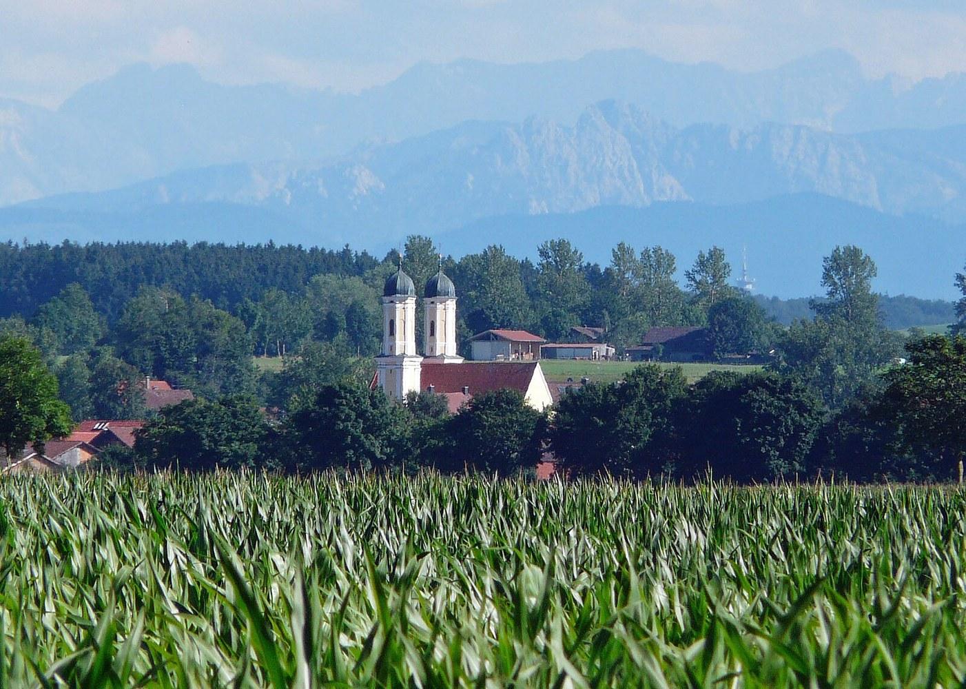 Panoramablick über Germaringen – Rathaus, Maschsee und Skyline