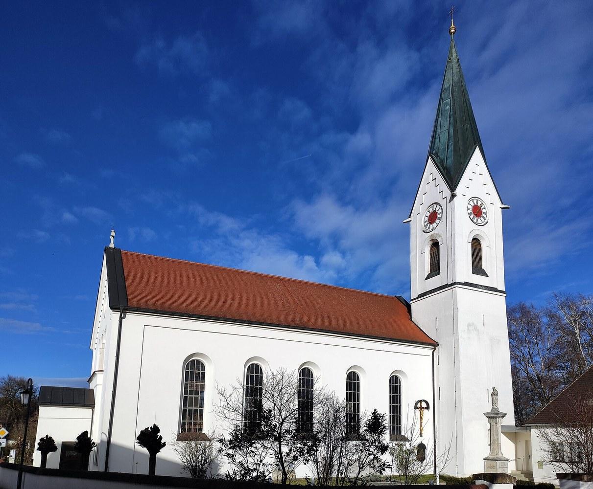 Panoramablick über Gerolsbach – Rathaus, Maschsee und Skyline