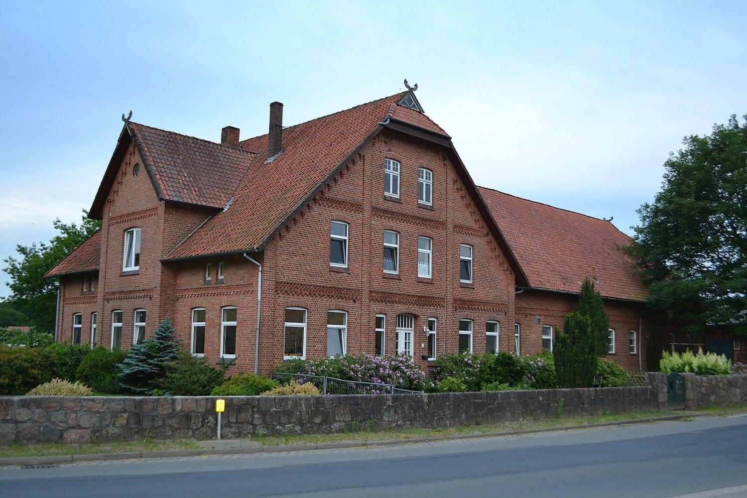 Panoramablick über Gödenstorf – Rathaus und umliegende Natur
