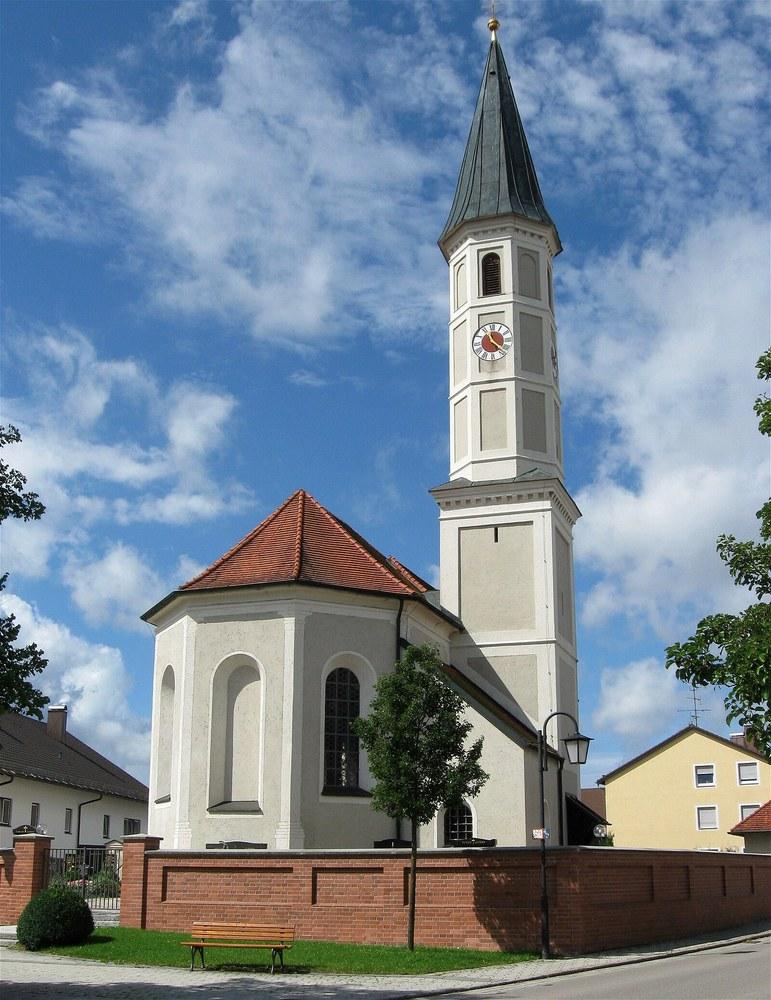 Panoramablick über Grasbrunn – Rathaus, Maschsee und Skyline