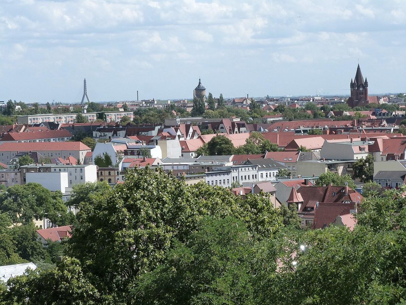 Panoramablick über Halle – Marktkirche und Stadtlandschaft