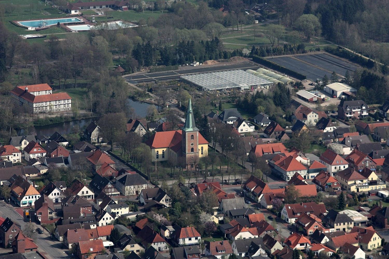 Panoramablick über Harpstedt – Rathaus und Landschaft