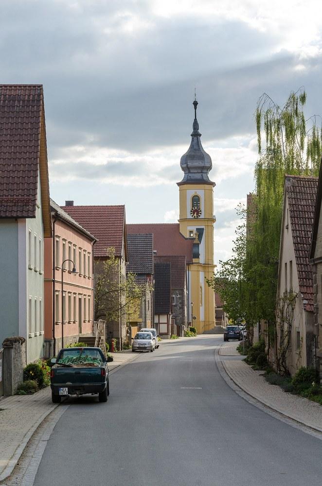 Panoramablick über Hemmersheim – Rathaus, Maschsee und Skyline