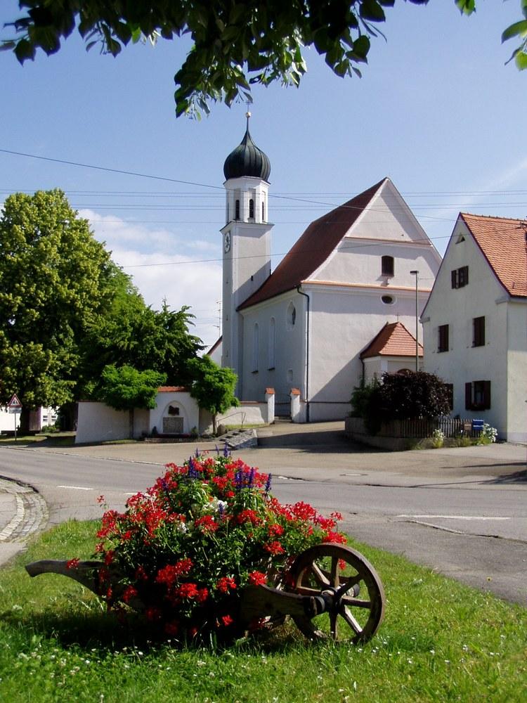 Panoramablick über Heretsried – Rathaus, Maschsee und Skyline
