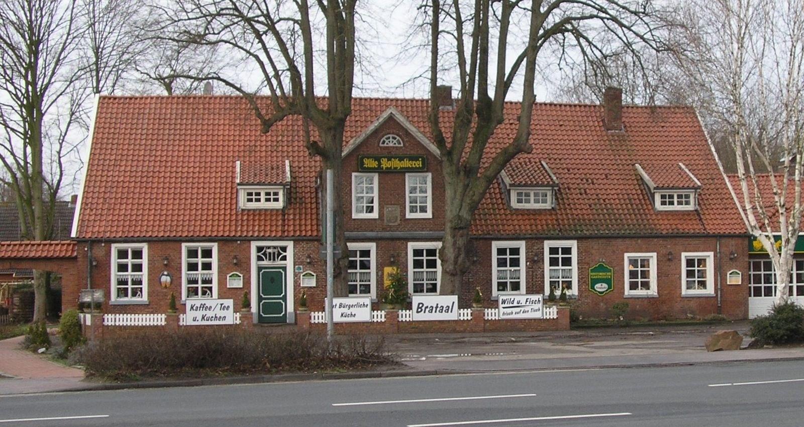 Panoramablick über Hesel – Rathaus und Landschaft