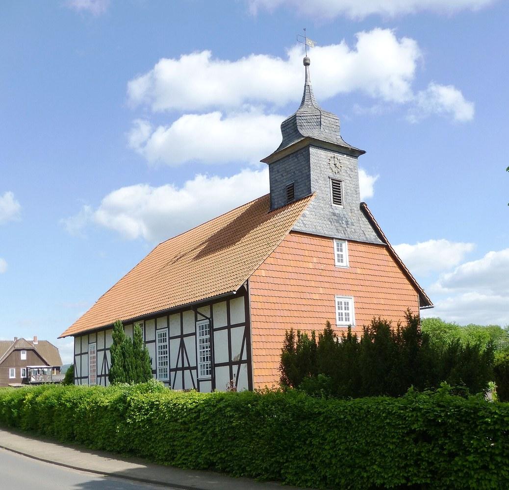 Panoramablick über Hörden am Harz – Rathaus, Maschsee und Skyline