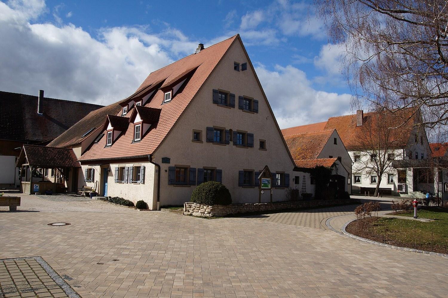 Panoramablick über Höttingen – Rathaus, Maschsee und Skyline