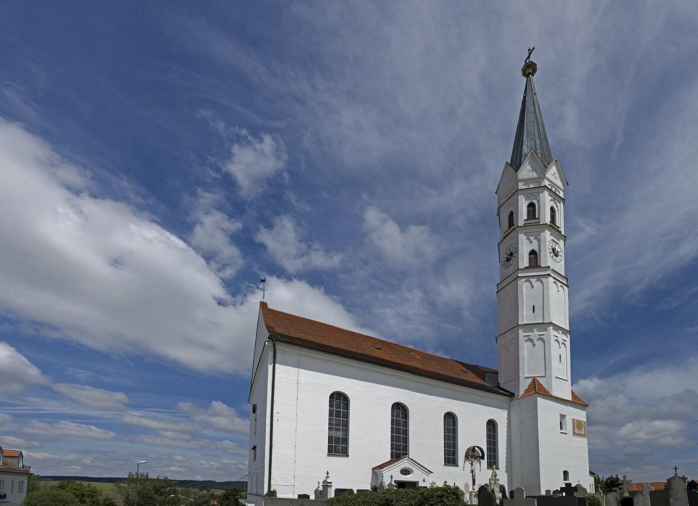 Panoramablick über Hohenkammer – Rathaus, Maschsee und Skyline