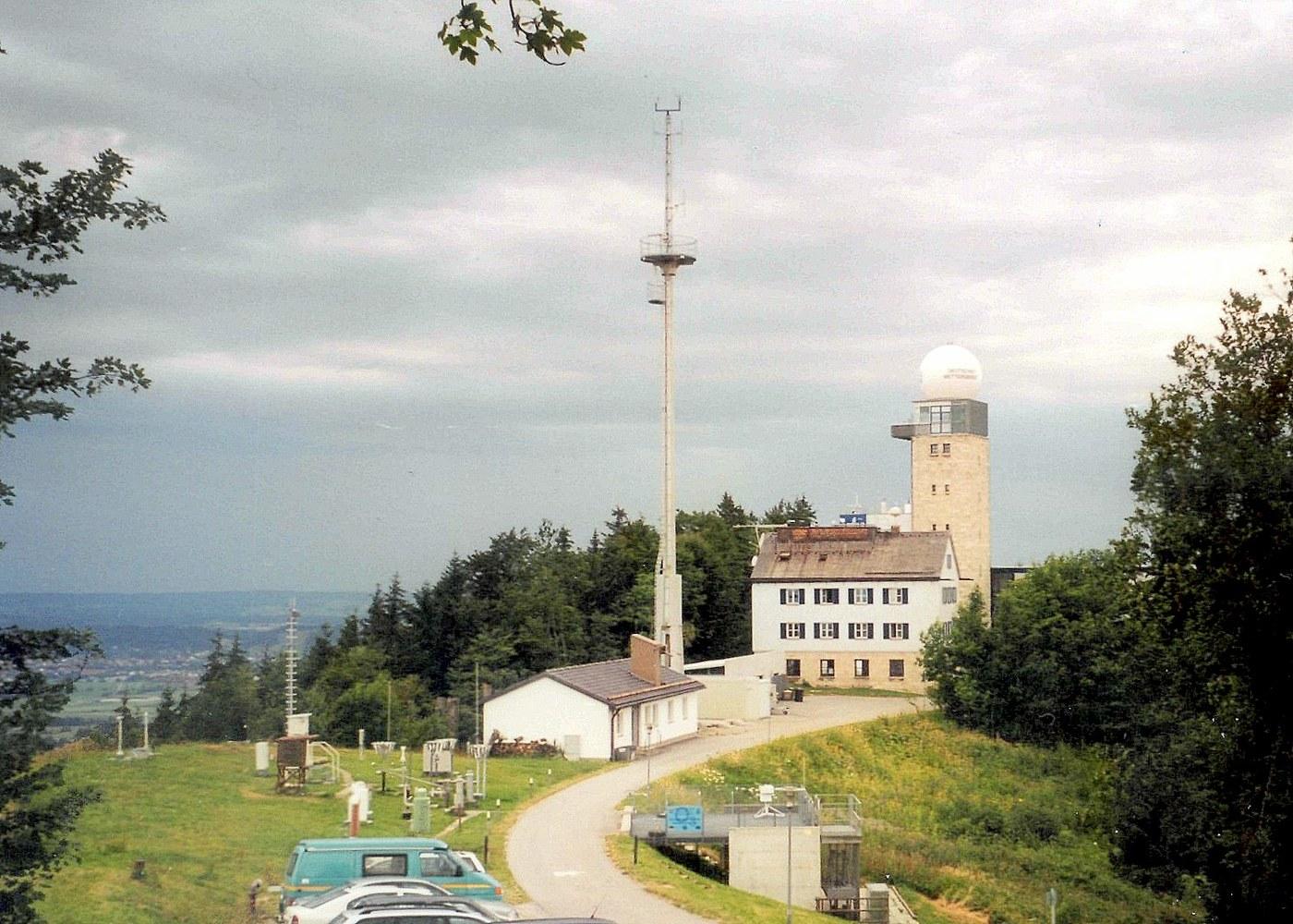 Panoramablick über Hohenpeißenberg – Rathaus, Maschsee und Skyline