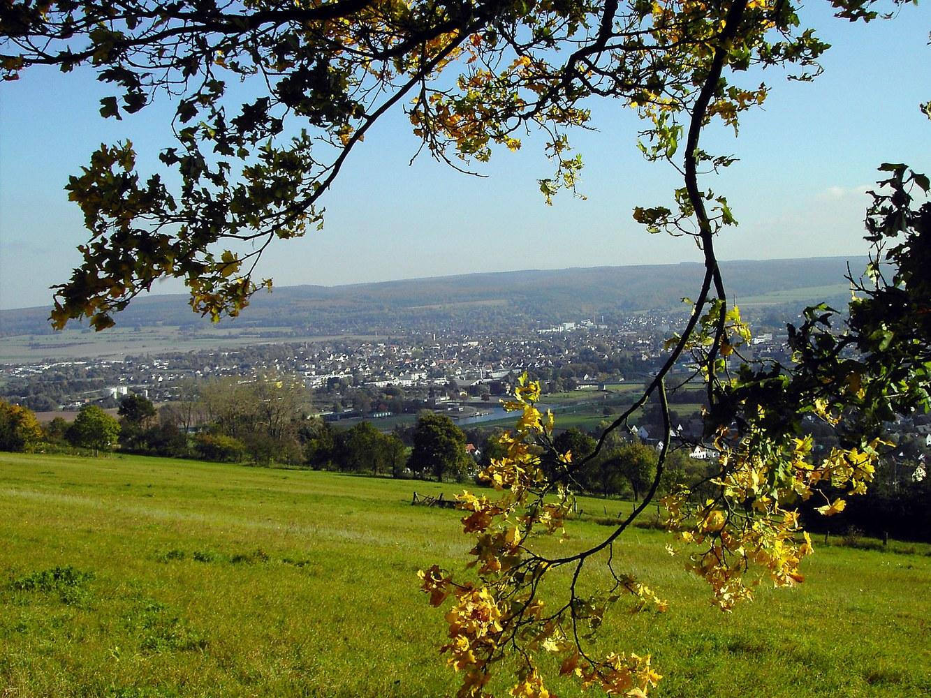 Panoramablick über Holzminden – Rathaus und Skyline