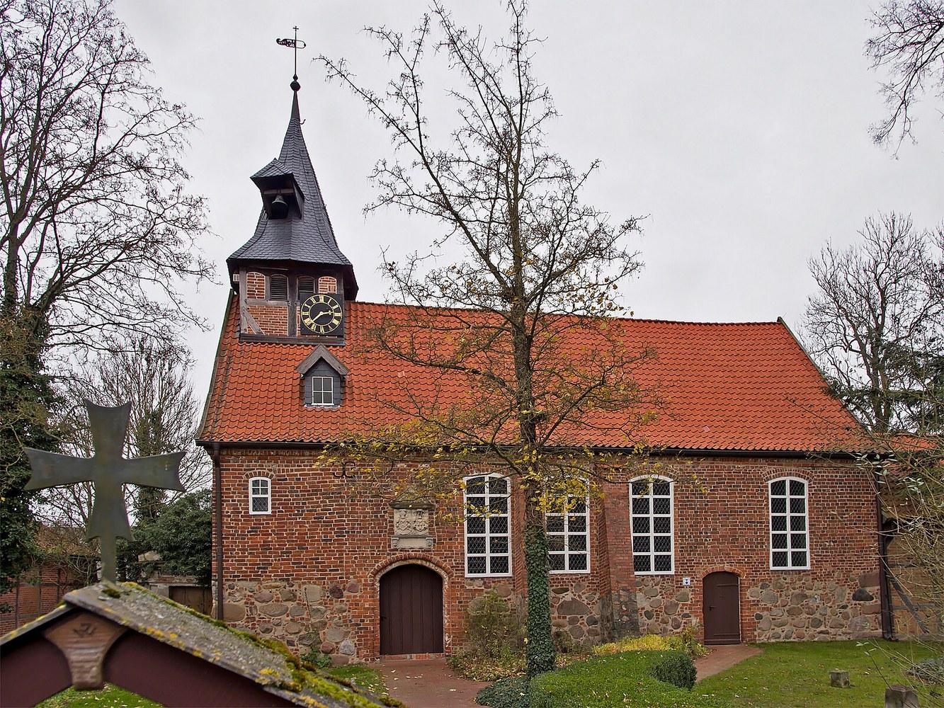 Panoramablick über Jameln – Rathaus und Umgebung