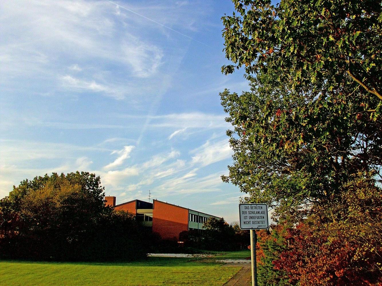 Panoramablick über Lachendorf – Rathaus und Natur