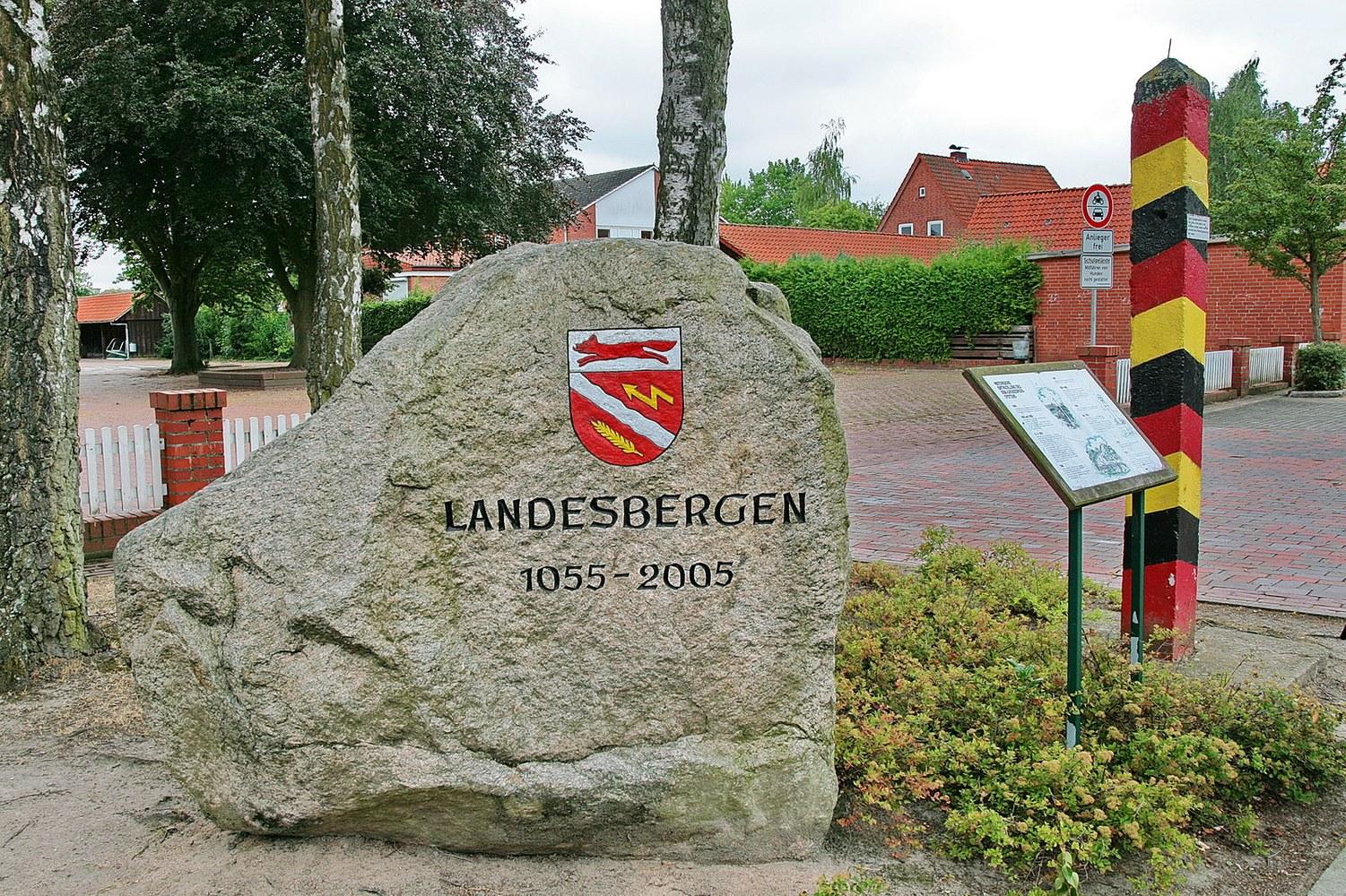 Panoramablick über Landesbergen – Rathaus, Maschsee und Skyline
